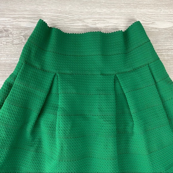 NWT H&M Green Skirt - Picture 5 of 6